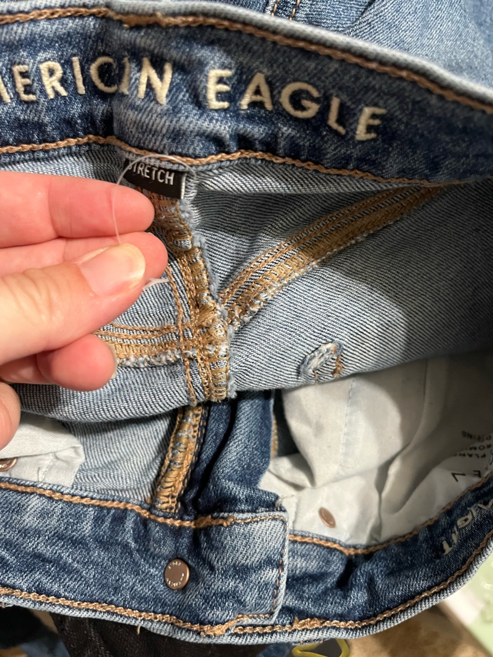 American Eagle 90s Straight Medium Wash Denim Jeans Size 6 *LONG* - Picture 4 of 8